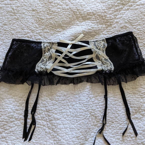 Lace Garter Belt ➰ - Picture 1 of 3